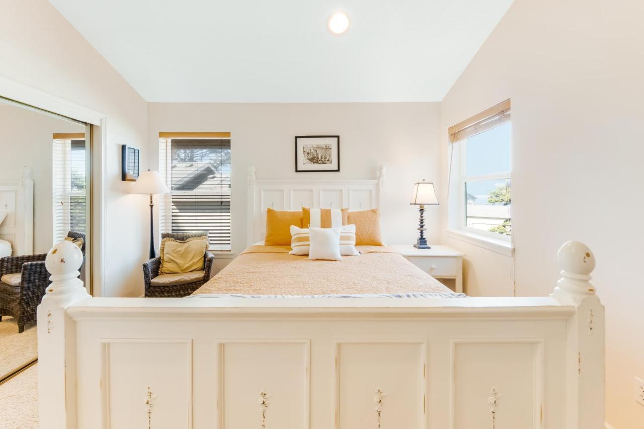 Yaquina Lighthouse View Beach Home Newport Eksteriør bilde